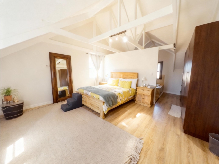 4 Bedroom Property for Sale in Westcliff Western Cape